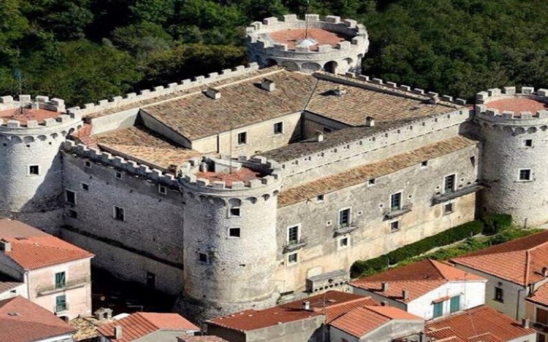 Castello-Pignatelli-Monteroduni-Comune-Storico-d’Italia